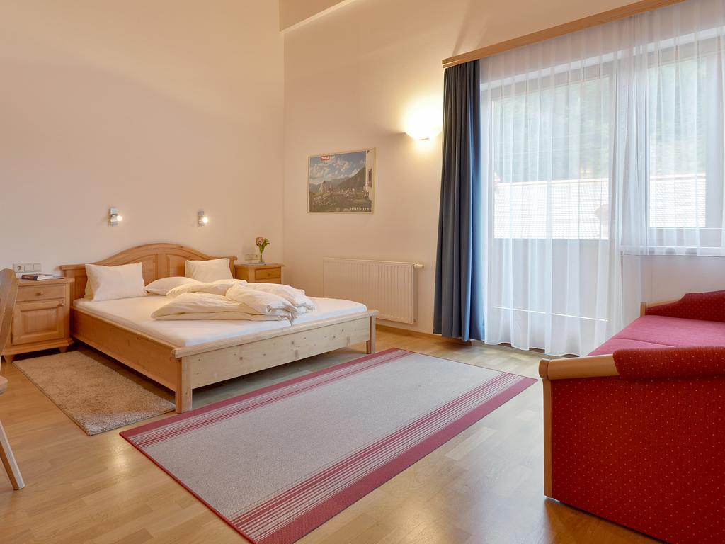 Ferienwohnungen Haus Der Mitte Mayrhofen Δωμάτιο φωτογραφία