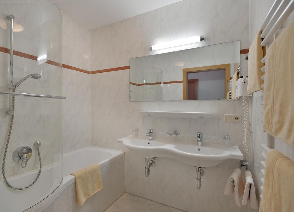 Ferienwohnungen Haus Der Mitte Mayrhofen Δωμάτιο φωτογραφία