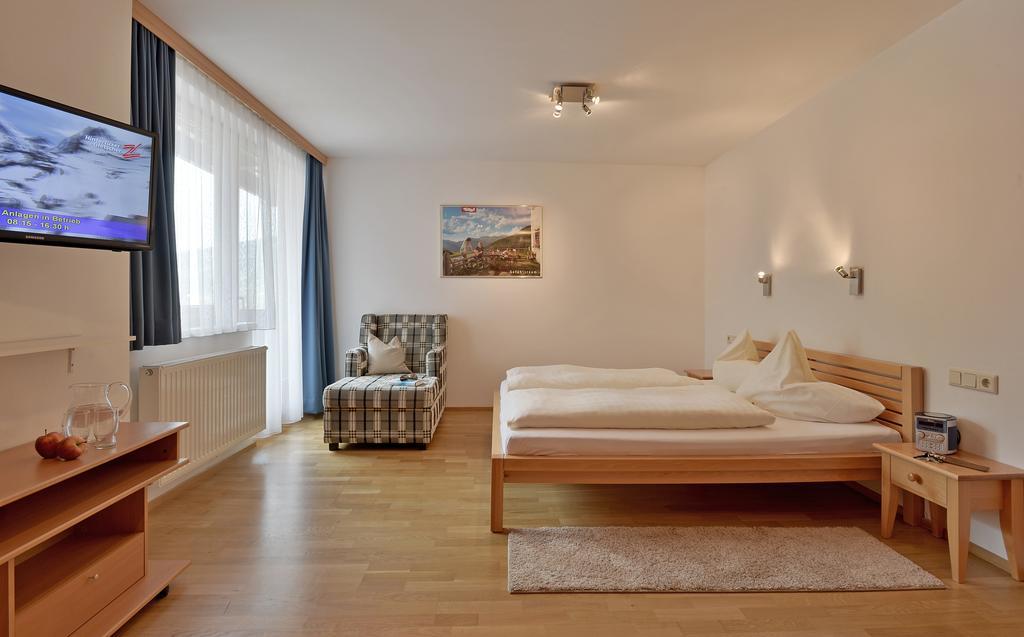 Ferienwohnungen Haus Der Mitte Mayrhofen Δωμάτιο φωτογραφία