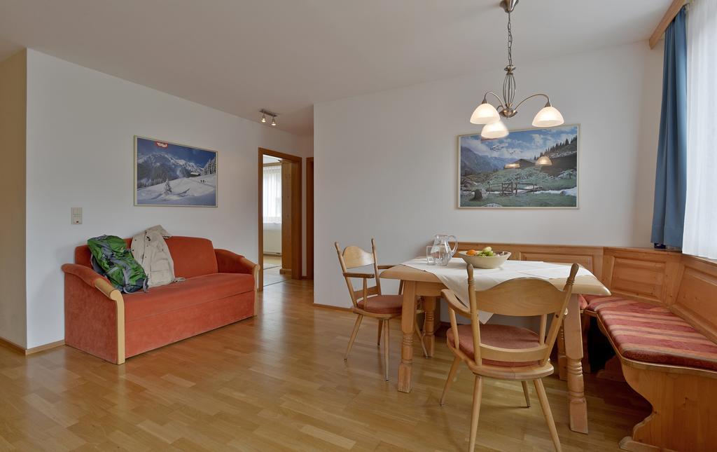 Ferienwohnungen Haus Der Mitte Mayrhofen Δωμάτιο φωτογραφία